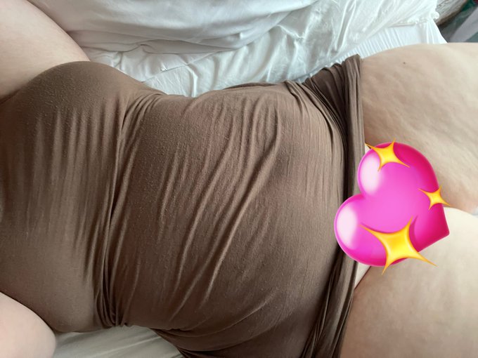 You know where to find this pic uncensored 😛👇🏻  https://t.co/T0k6vmn7jX https://t.co/YLJnytEp8s