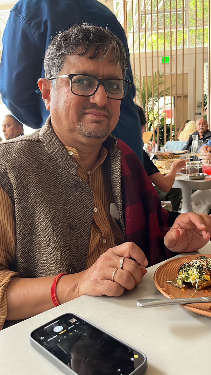 TheRightGhose's tweet photo. “Happy as a clam” as they say - after an outstanding meal at @CPChefSri’s Copra in #SanFrancisco. Watch this space for review. #food #restaurant https://t.co/5kv1kSOIi7