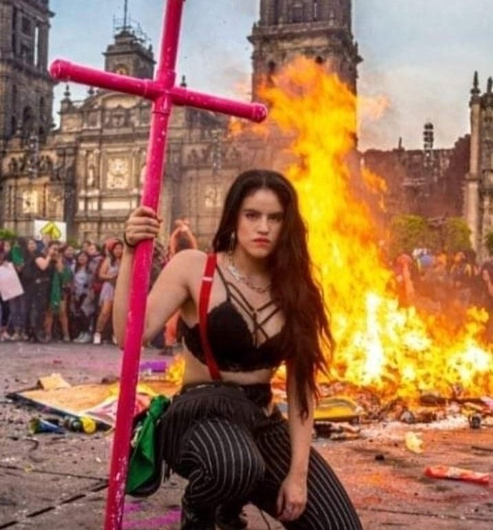 Trumperizar's tweet photo. Feministas💚

Darthes en    //     Jey Mammon
    Brasil         //  en los Martín Fierro https://t.co/7pJkZr2i5z
