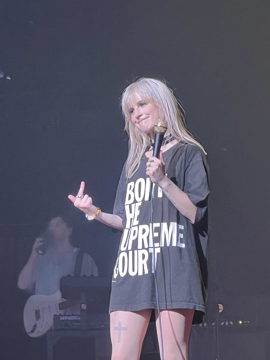 hayley wearing her ‘Abort The Supreme Court’ shirt in Austin, TX 🖕