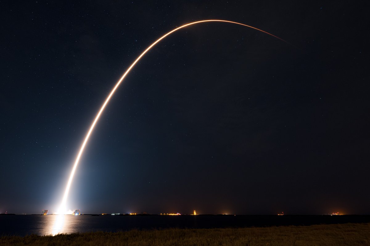 SpaceX's tweet photo. Falcon 9 launches 22 @Starlink satellites from SLC-40 in Florida