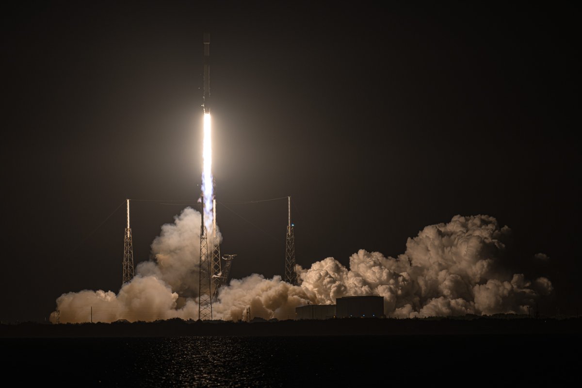SpaceX's tweet photo. Falcon 9 launches 22 @Starlink satellites from SLC-40 in Florida