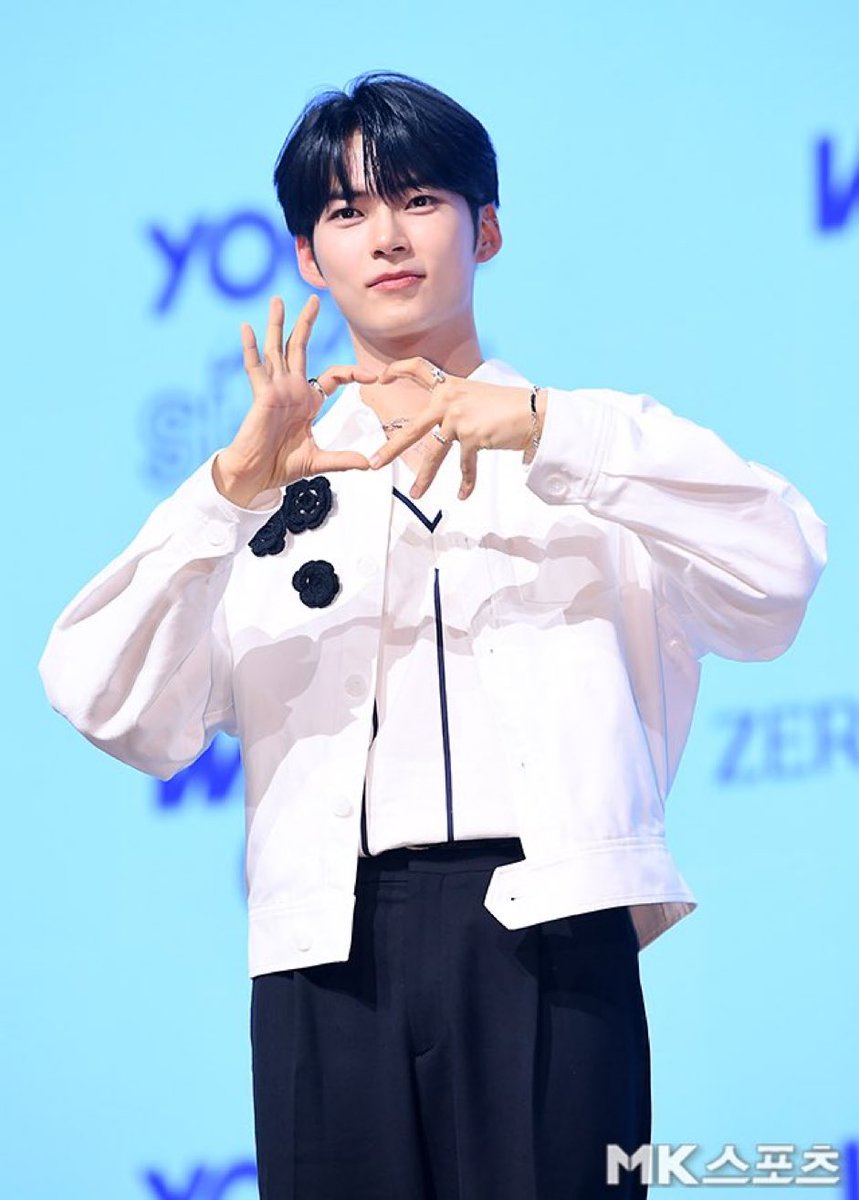 rickbinbin's tweet photo. RICKY OUR SHINING IDOL
SUNG HANBIN BLOOMING
#BLOOMWITHRICKY #BloomWithSunghanbin
#RickyYouMadeIt #SUNGHANBIN
#성한빛나_데뷔축하햄냥 #리키_데뷔_축하해
#RICKY #리키 #성한빈 https://t.co/5rJsbgm0SN