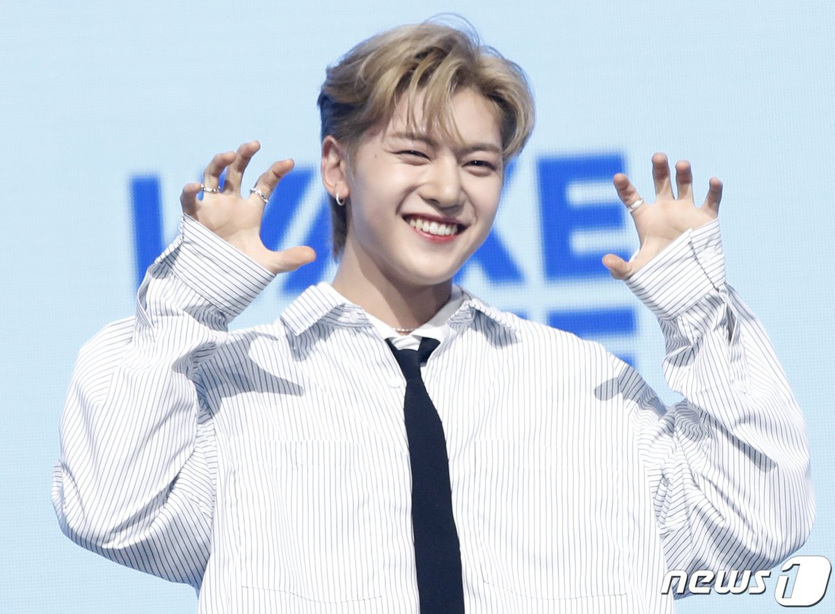 oohfairys_'s tweet photo. cakep banget yang bentar lagi debutt🤍🤍
MATTHEW BLOOMS SOON
#D1BeOneWithMATTHEW
#SEOKMATTHEW #석매튜 https://t.co/IkCpT5WgAS