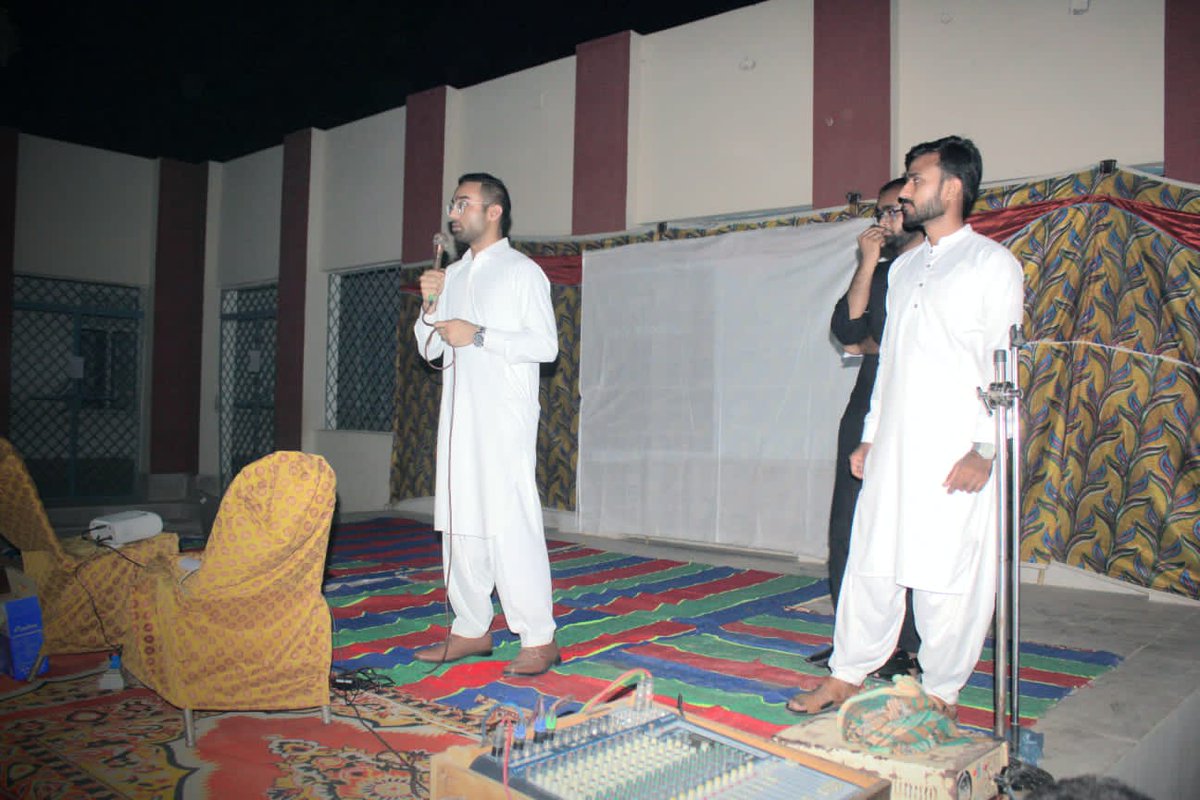 Naveed_mahar's tweet photo. Chak town  Students forum organized an awareness career counseling session in collaboration with town Commitee Chak. 100+ young student of 10,11 & 12 class attended the workshop in which details of national & international scholarships were discussed.These academic activities will help Chak to achieve high literacy rate soon. Barrister @AmeerhamzaMahar ,Engineer touqeer Ahmed & others deliver the informative lectures. @MediaCellPPP 
#chakbilawalka @JavedMahar7 @smendhro