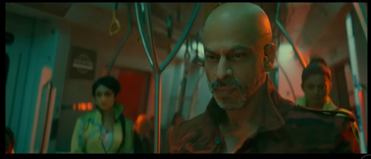 king_manoranjan's tweet photo. #JawanPrevue - A Super Grand Making &amp; Visuals..🔥 Cuts &amp; Action Scenes look Super Stylish..🤩

#Anirudh's BGM..💥

Another 1000cr Loading for #ShahRukhKhan ..🎉 

An #Atlee Sambavam Loading..🔥 #Jawan https://t.co/zPGqet0vbJ