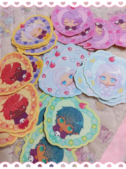 ill also include these glitter stickers as a bonus for everyone who preordered!  
