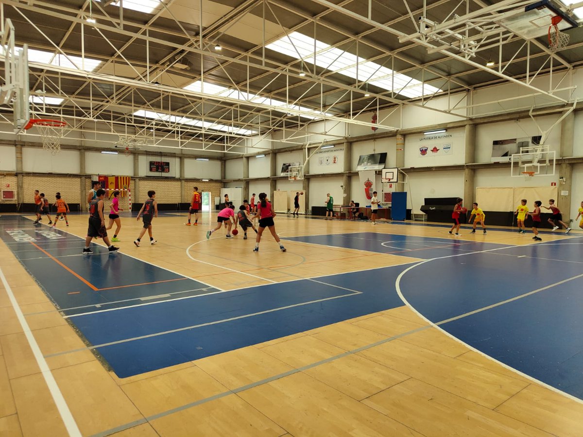 ayto_alfinden's tweet photo. 🏀 15 equipos participaron en el Torneo de #Basket 3x3 organizado este domingo por el Ayuntamiento de La Puebla y el club Basket Alfindén 2008.
Se disputaron encuentros desde mini basket hasta mayores de 15 años. 👏👏
#DeporteLPDA https://t.co/OR3Jr7O2sC