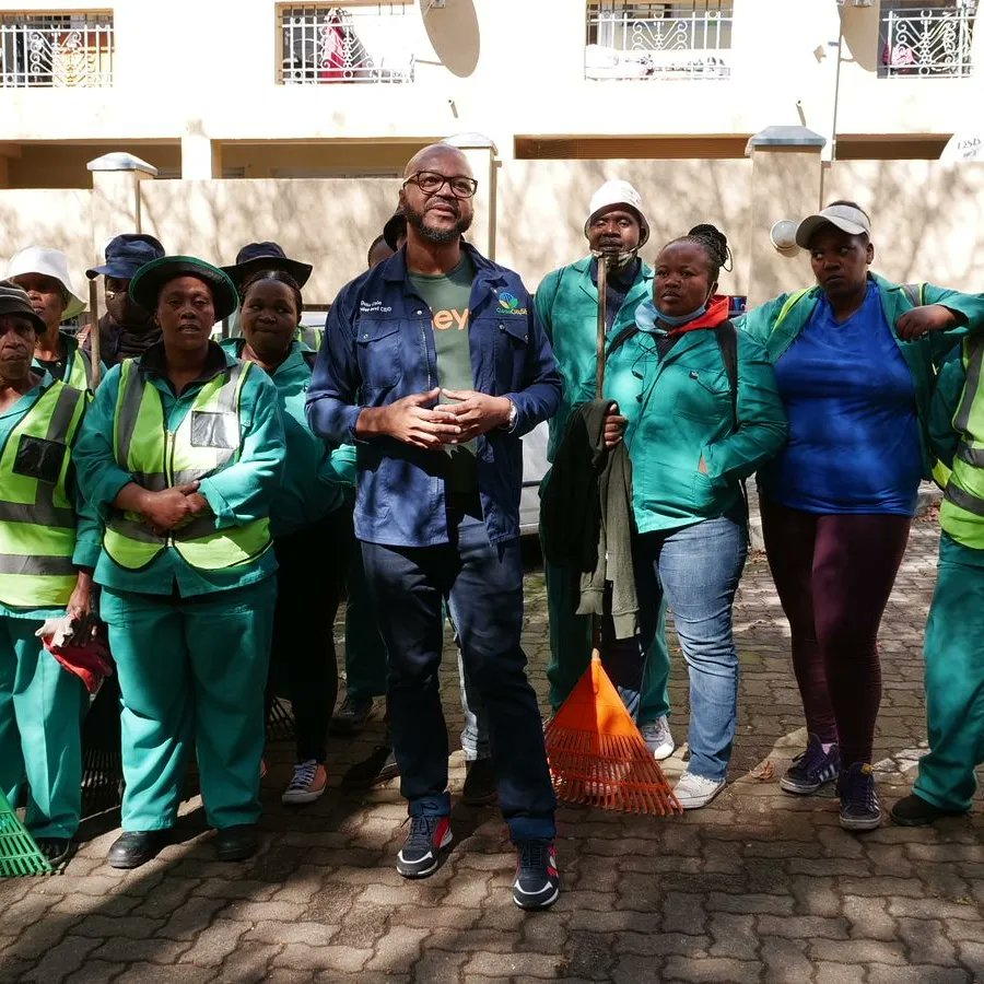 It is my single greatest honor to work with an amazing team of Clean City South Africa NPC  SEF participants, in cleaning-up the inner-city of Johannesburg. If you come across our team in green, please say hello to us.
#SocialEmploymentFund #PresidentialEmploymentStimulus #JICP