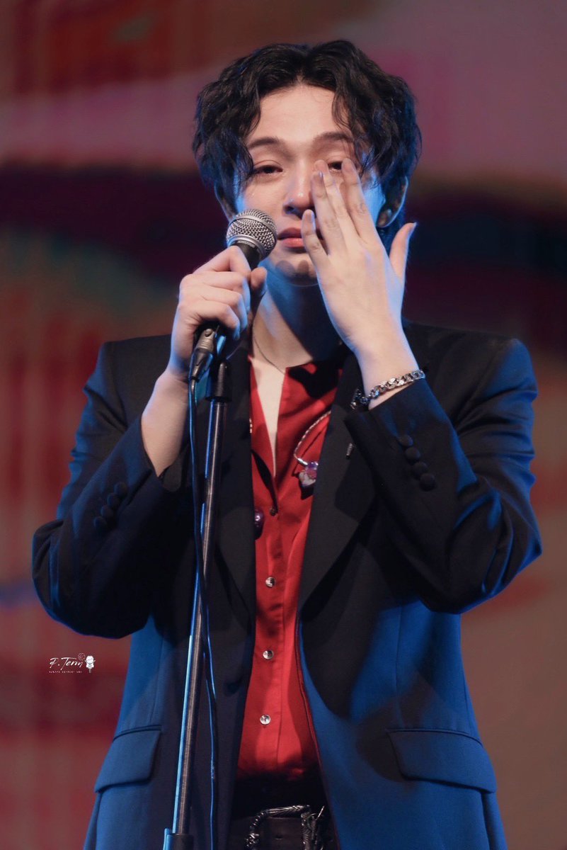 term_nutchara's tweet image. ผมไม่ร้องให้น้ำตาเปื้อนสูทหรอก…จ้าาา

#MissMeMissBSRD
#บาสเด็กอ้วนที่แท้จริง
#bbasjtr @basjtr