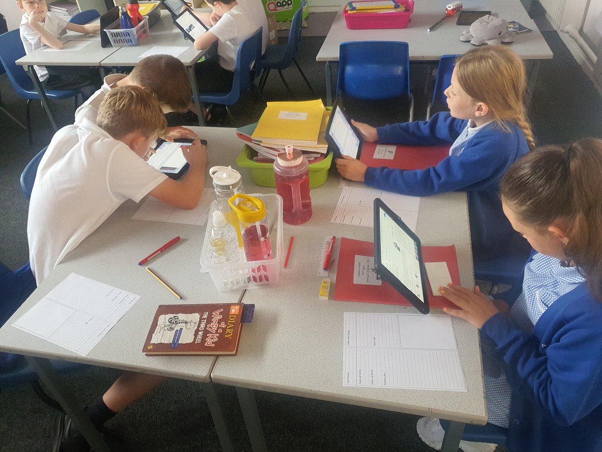 Focusing on the fourth of five of our year four 'Favourite Five' texts today - Manfish. We will be writing a biography on Jacques Cousteau. #pcpreading #pcpwriting