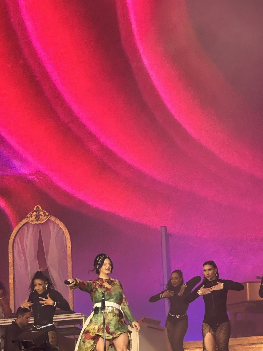 Elizabeth Ryan tweet media