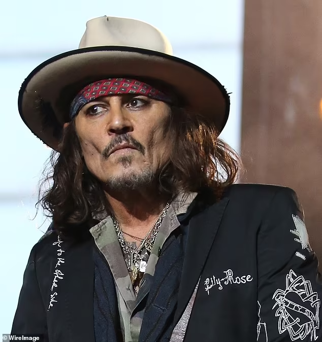 #JohnnyDeppIsARockStar 🥳❣️
#JohnnyDeppIsSpecial 🌟💯
#JohnnyDepp 🩷
#London2023