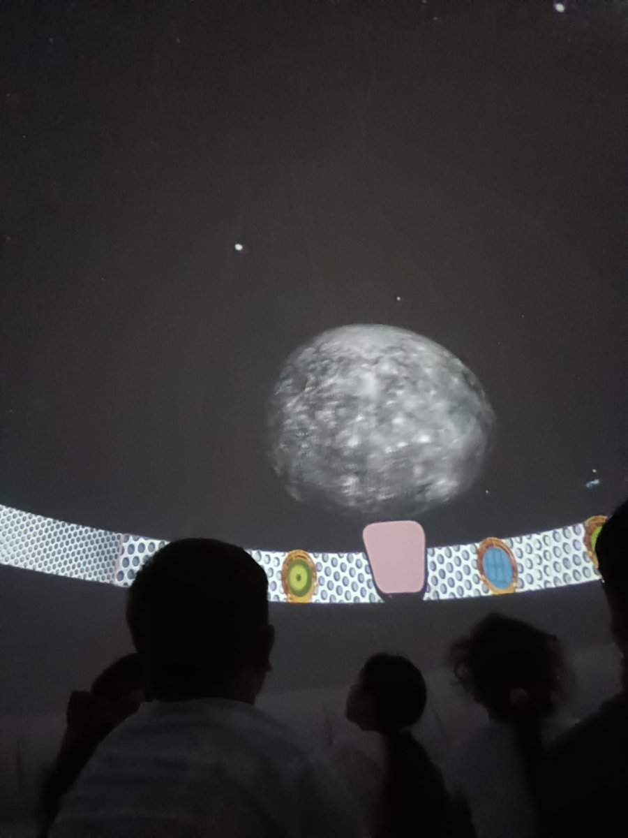 Cel Obert al Capicua: una experiència astronòmica a #Torredembarra! Aquests dies, astronomia i ciència han entrat de ple al Capicua de la mà del planetari mòbil de Cel Obert. Activitats subvencionada per fomentar l’èxit escolar, la participació de les famílies i la cohesió social
