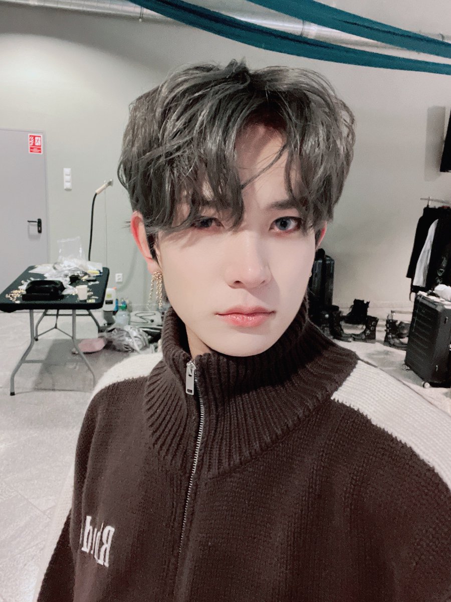 EN7ernally's tweet photo. OMG HEESEUNG SO HANDSOME PLEASE 😭😭😭 https://t.co/s87HQe4J6P