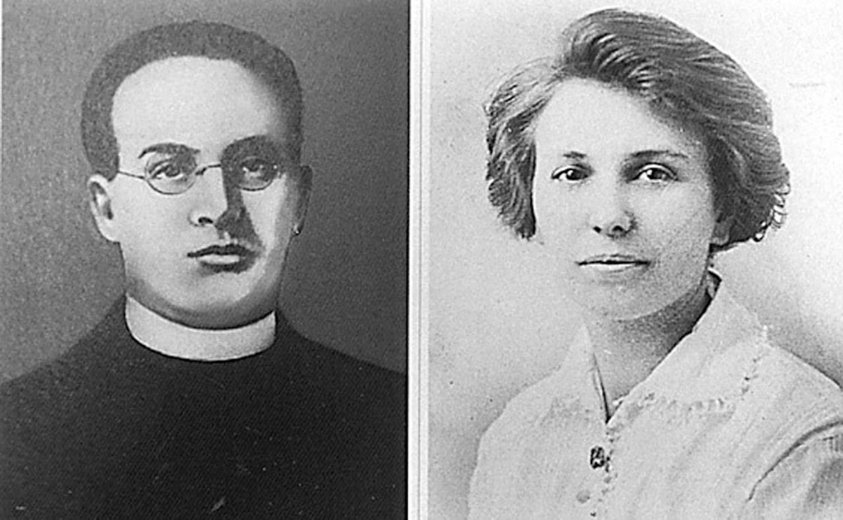 New episode! The sordid and twisted Hall-Mills murder case, one of the biggest true crime stories of the 1920s. Ep. 210 - The Reverend, the Choir Girl and the Pig Woman' by The Conspirators Podcast megaphone.link/ARML7407437764