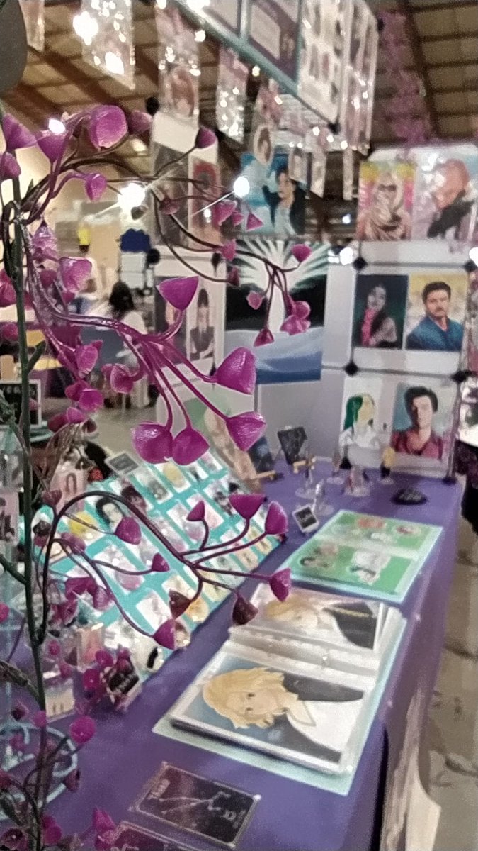 se7entsuki's tweet photo. Holiiis! Este finde hemos estado en Marbecon y así de mono quedó nuestro stand ❤️.
Muchas gracias a los que pasasteis a saludar y llevarse cositas 🤗.
Nuestro próximo evento será el día 29 en Los Barrios Go! ¿A quien veré por allí?.
#eventofriki #marbecon #losbarriosgo #AnimeExpo https://t.co/pSf1is0HSd