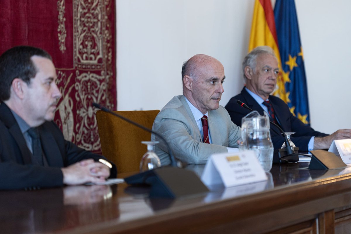 Escuela Diplomática tweet media