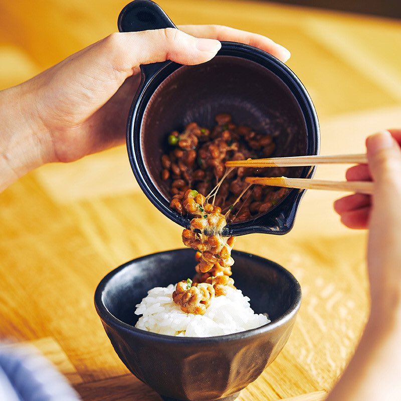 doubledaylife's tweet photo. 今日は納豆の日なんですね。
蒸し暑い日々、納豆を食べて
ネバ��バパワーを
もらいましょう💪
納豆をネバネバさせるのに
ぴったりのなっとうバチも
おススメです😆

#納豆の日 
#ダブルデイ

https://t.co/96fwgZyTW4 https://t.co/rxNcMpDS6r