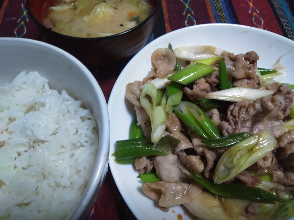 samejet691's tweet image. アスファルト
タイヤを切りつけながら
ネギと豚肉をただ焼きました

お疲れ様でした月曜日
ゲットチャンス＆ラック
君だけが
守れるものがどこかにあるさ
ゲットチャンス＆ラック
一人でも
傷付いた夢を取り戻すよ