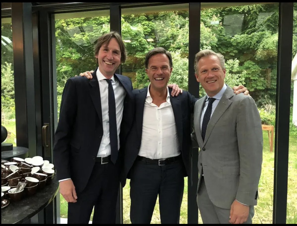 HerbertRaat's tweet photo. Dank Mark #Rutte voor al je onvermoeibare inzet als @MinPres van Nederland en voor de @VVD.
Je bent uiteraard altijd welkom bij ons in #Amstelveen, het ga je goed. https://t.co/rT60oS8vR2