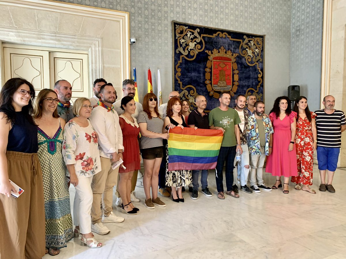 gitanos_org_ALI's tweet photo. Acudimos al Acto Institucional para celebrar el #OrgulloAlacant 2023. https://t.co/jTa7tUSfGR