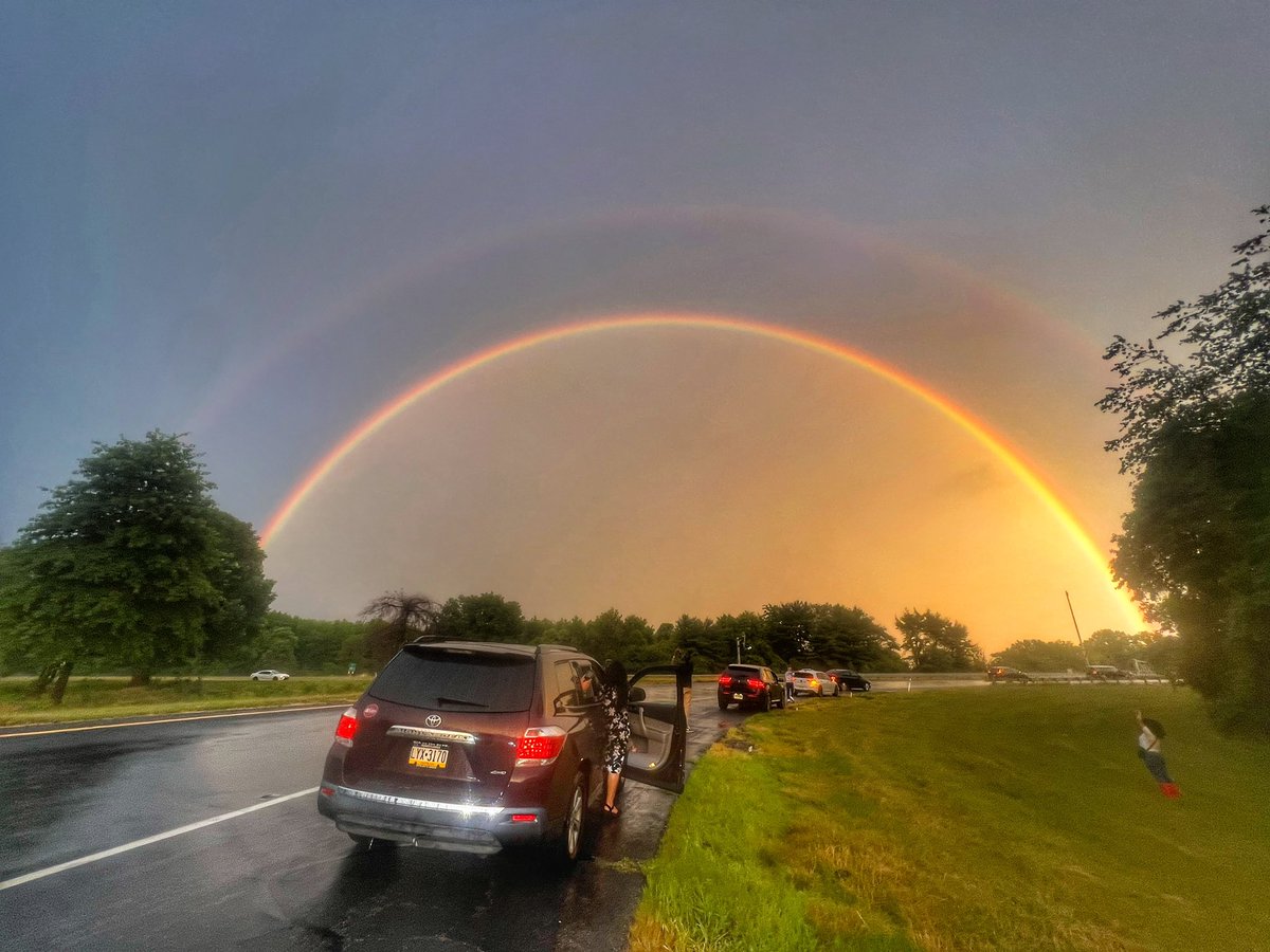 pt6995's tweet photo. @NBCPhiladelphia Yesterday on the way home to Philadelphia from Yardely https://t.co/P9RBMkUkVv