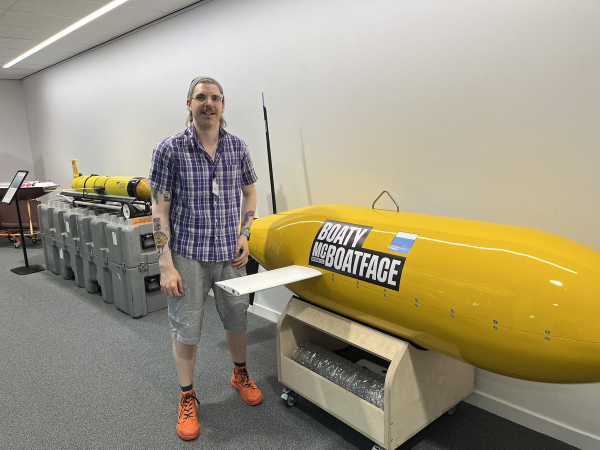Obligatory picture with BOATY McBOATFACE model at <a href="/BAS_News/">British Antarctic Survey 🐧</a> for the <a href="/NERCscience/">Natural Environment Research Council</a> Digital Gathering #DG23