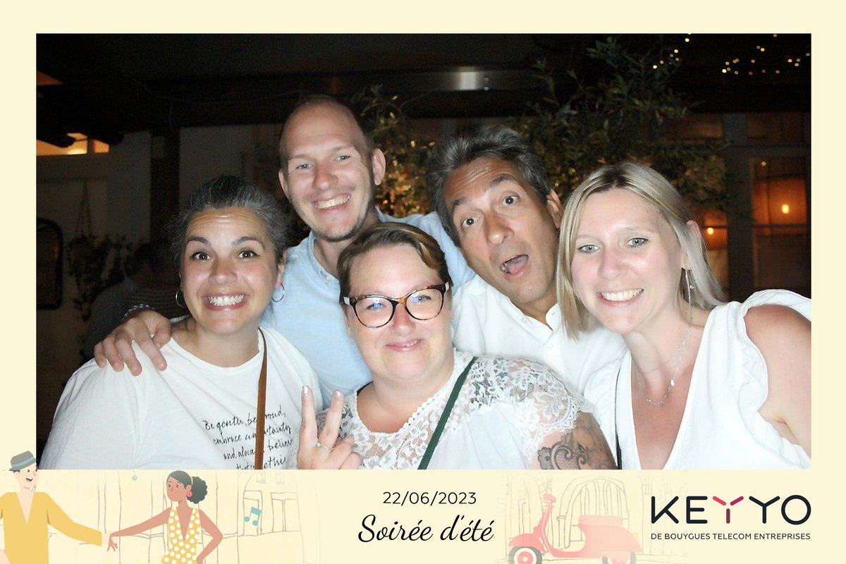 KeyyoCom's tweet image. [ 𝗥𝗘𝗧𝗢𝗨𝗥 𝗘𝗡 𝗜𝗠𝗔𝗚𝗘𝗦 📸 ] “We&apos;re dancing like in the dolce vita” 🎶

L’ensemble de nos #collaborateurs se sont retrouvés pour la #Summer Party placée sous le signe de la Dolce Vita 🍋

Au rendez-vous, un buffet au goût de l’Italie et bien-sûr une super ambiance 😎
