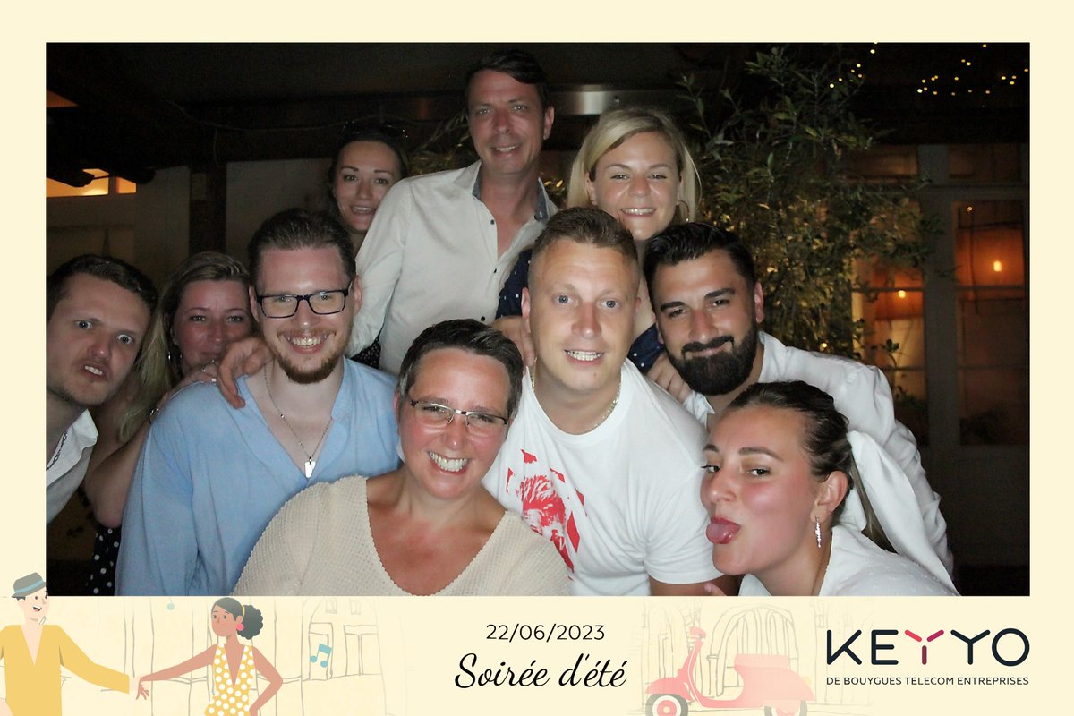 KeyyoCom's tweet image. [ 𝗥𝗘𝗧𝗢𝗨𝗥 𝗘𝗡 𝗜𝗠𝗔𝗚𝗘𝗦 📸 ] “We&apos;re dancing like in the dolce vita” 🎶

L’ensemble de nos #collaborateurs se sont retrouvés pour la #Summer Party placée sous le signe de la Dolce Vita 🍋

Au rendez-vous, un buffet au goût de l’Italie et bien-sûr une super ambiance 😎