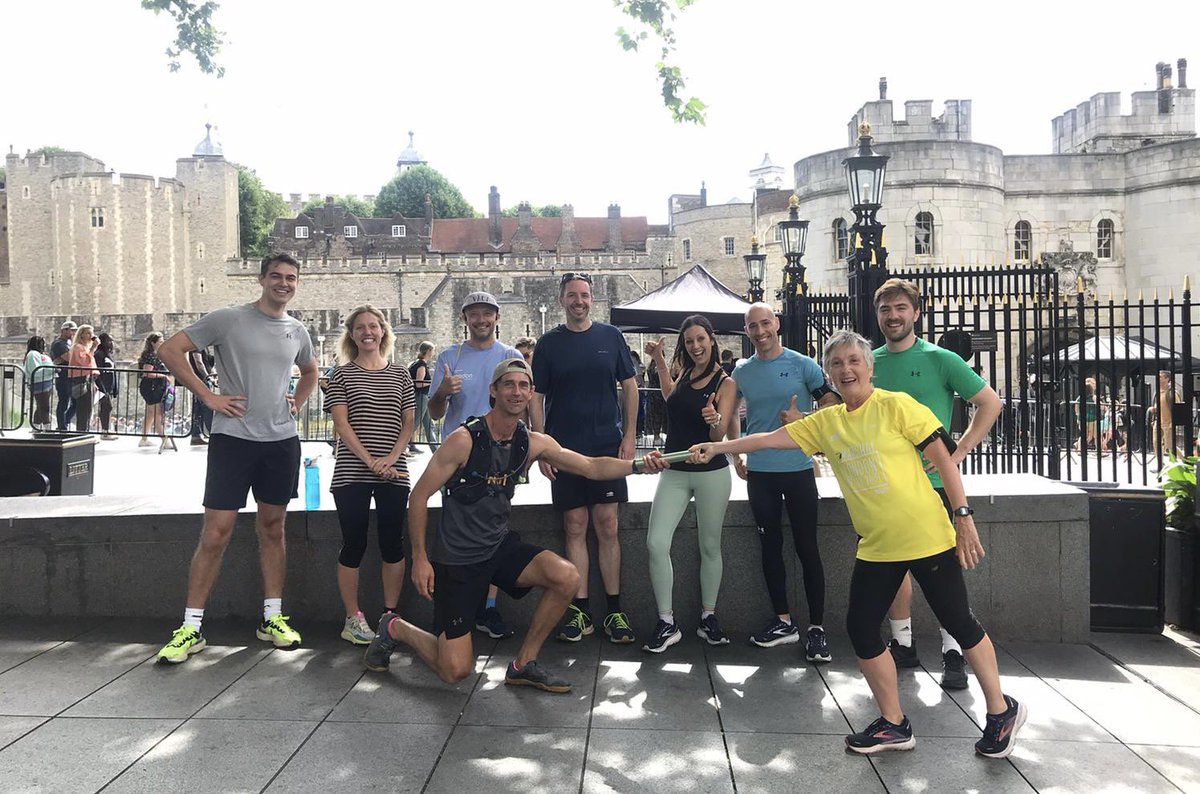 TheRunningEduc1's tweet photo. Morning everyone, a privilege to carry the @Climate_Relay baton this morning with a great team ππ€π took my medal on the journey of course π€© @Headteacherchat @UKRunChat @TeachersRunClub @runners_blue @TheLondon10K #MedalMonday @TheGreenRunnerz 4.3k along Thames ππ€π @ https://t.co/zu6qDs9BcL