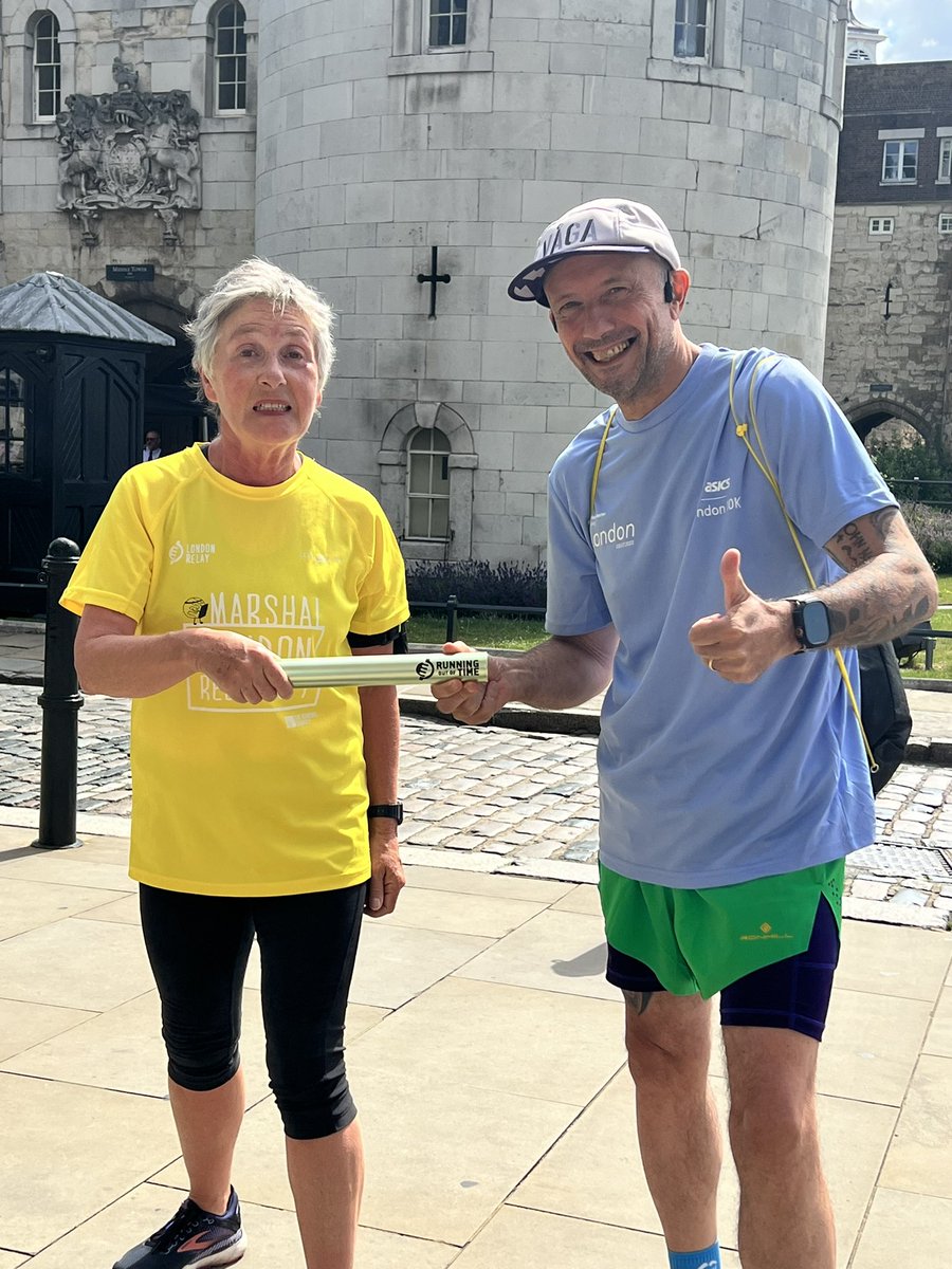 TheRunningEduc1's tweet photo. Morning everyone, a privilege to carry the @Climate_Relay baton this morning with a great team ππ€π took my medal on the journey of course π€© @Headteacherchat @UKRunChat @TeachersRunClub @runners_blue @TheLondon10K #MedalMonday @TheGreenRunnerz 4.3k along Thames ππ€π @ https://t.co/zu6qDs9BcL