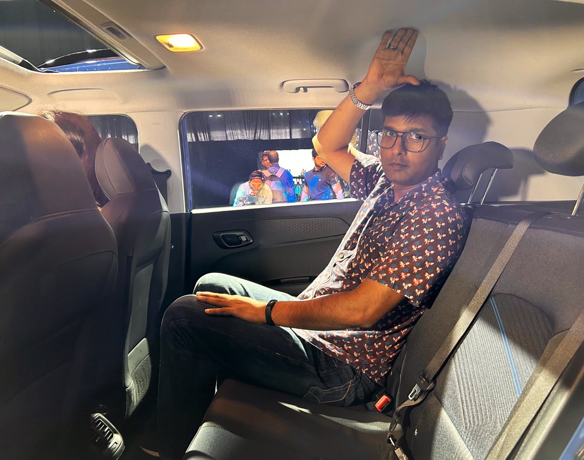 Kranti_Sambhav's tweet image. Nahin jagah hai-arey bahut jagah hai 
.
@HyundaiIndia #Exter ki non-scientific study karte Shri Kranti Sambhav