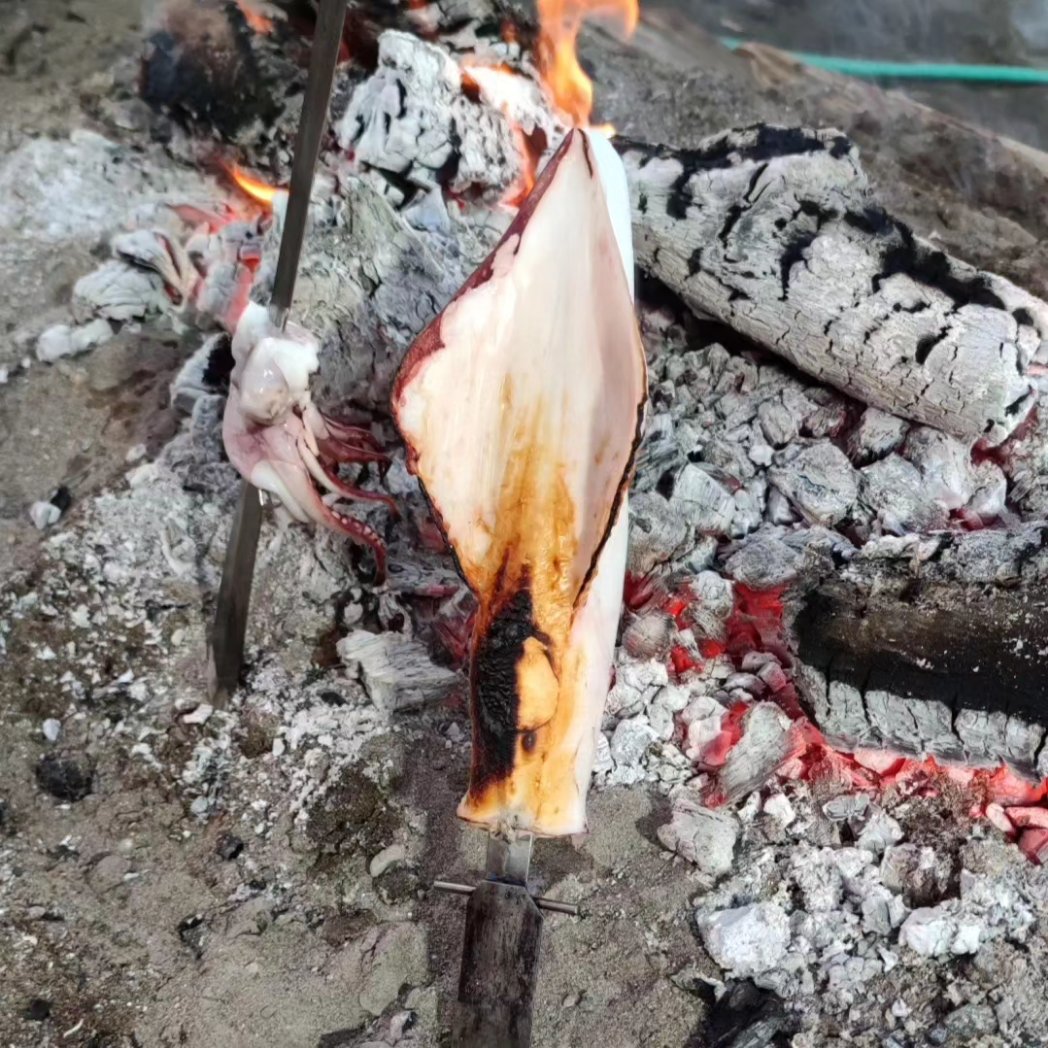Rodero_Carazo's tweet photo. 🦑🐟��El espeto: un manjar y tradición malagueña que nunca defrauda.
#costadelsol #marbella #estepona #malaga #andalucia #comidarica #comidasana #comidatradicional #espeto #espetos #gastronomía #comidasdelmundo #pescado #megustacomer #playa #comidaenlaplaya https://t.co/kQrsf5UAdX