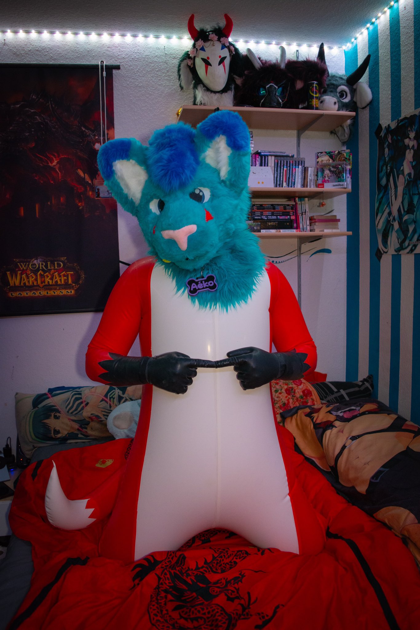1 pic. So it’s time for #murrsuitmonday again :0 this time let’s make it a #squeakymonday owo Some one wanna be squeaky with me ? https://t.co/ByZWyxawft