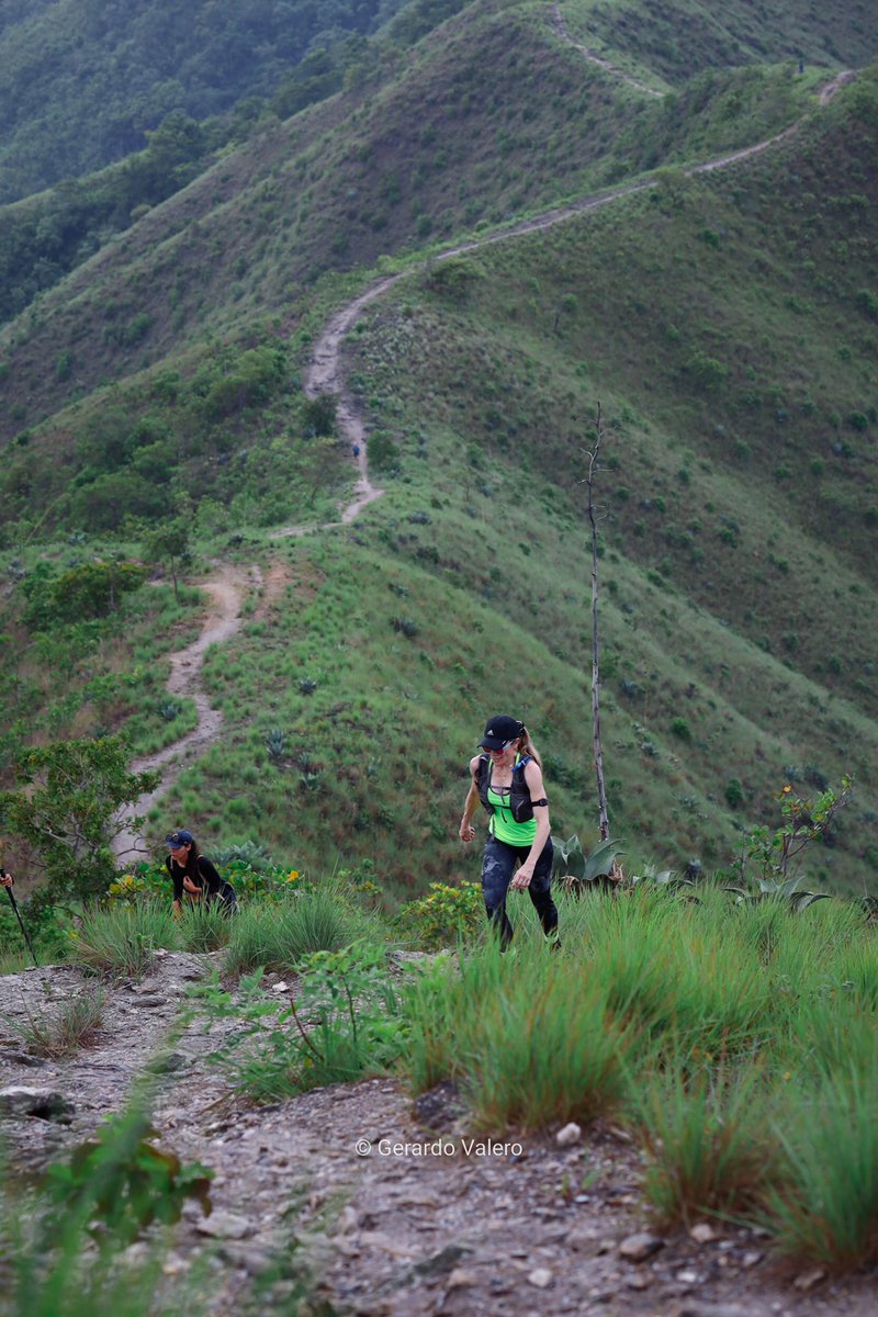 ValenciaHike's tweet photo. Iniciamos la semana con una muestra de lo que fue nuestro segundo chequeo de montaña realizado ayer. 🥾⛰️🏃🏻‍♀️

Una ruta en donde los participantes se exigieron bastante… https://t.co/twXcUsYvSc