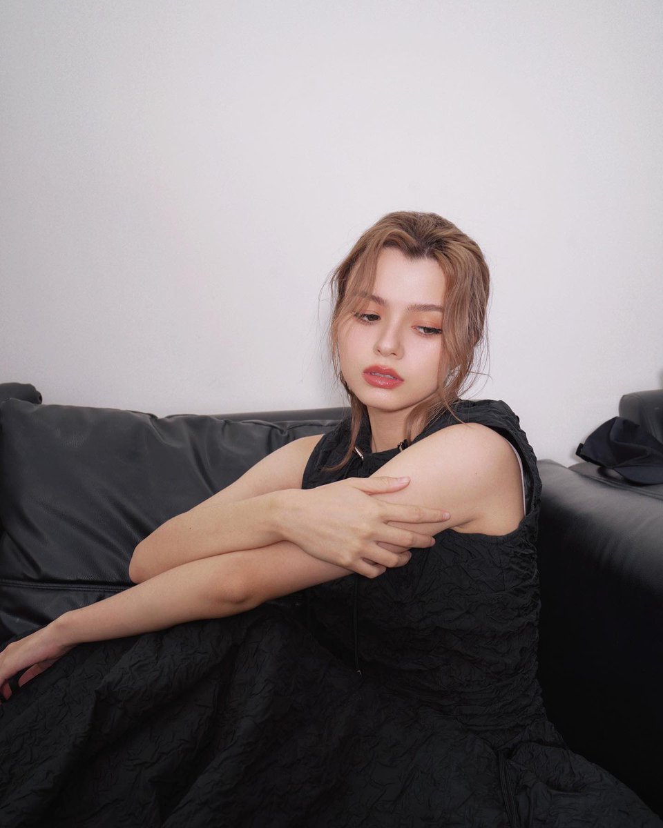 mywhitelilly_'s tweet photo. 🖤🤍 https://t.co/Vy8OPMdriI