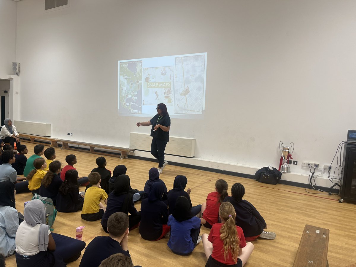 TheDolphinSch's tweet photo. Thank you to Andri from #operationtopaz @ASPolice for talking with Year 4-6 today on the risks of social media and criminal exploitation in person/online. She talked about the importance of telling our trusted adults and reporting to police #futureofthecommunity @VenturersTrust https://t.co/CRvEf6OYkd