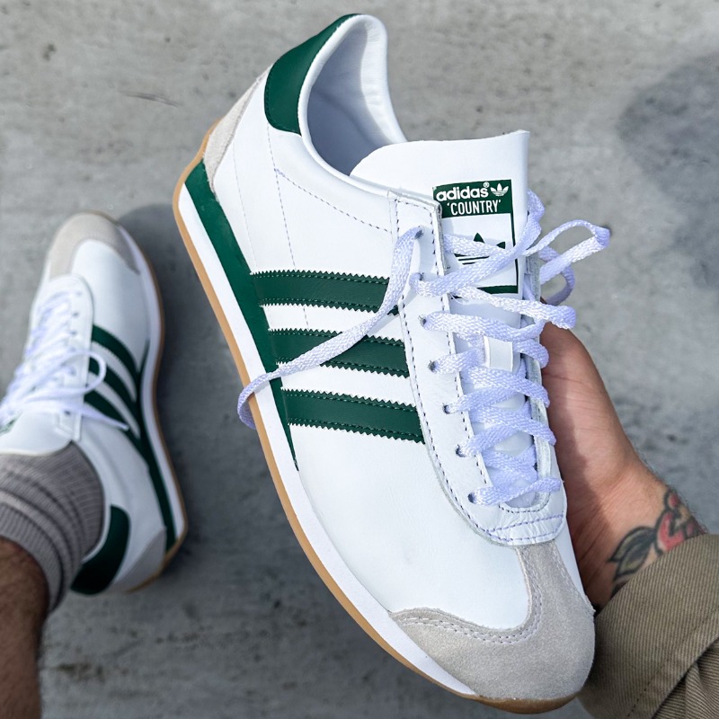 thesolesupplier's tweet photo. The new Country OG has just landed over at adidas 🤩