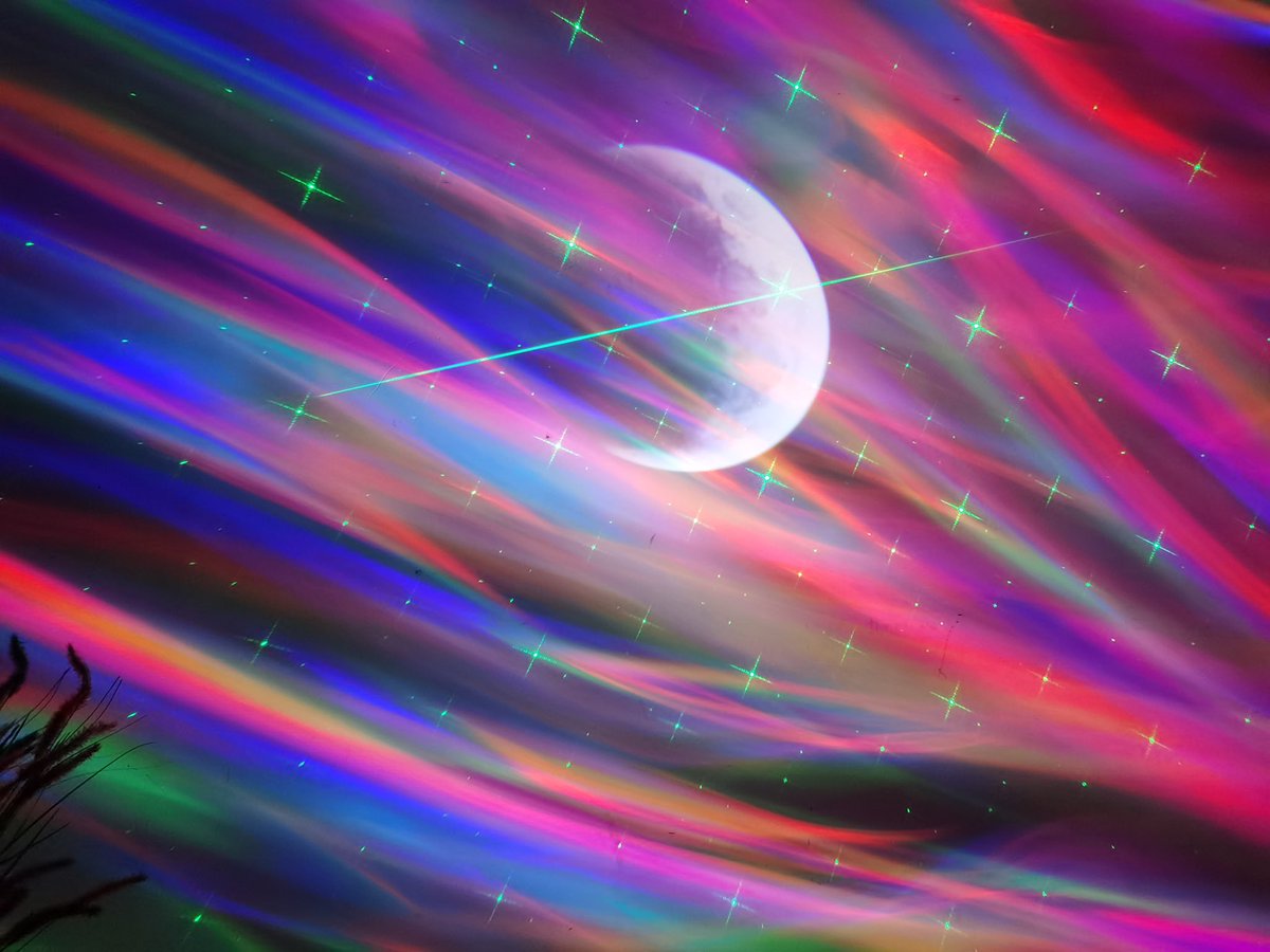 realCherryZhan's tweet photo. Vivid 3D stars a fleeting meteor, moon sky lite galaxy projector is romantic #galaxy sky lite https://t.co/YnGhVlVRy6
