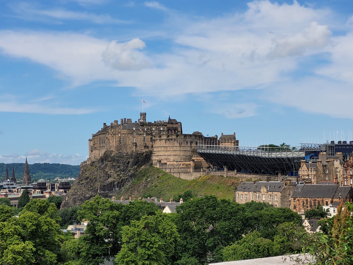 Simon John tweet media