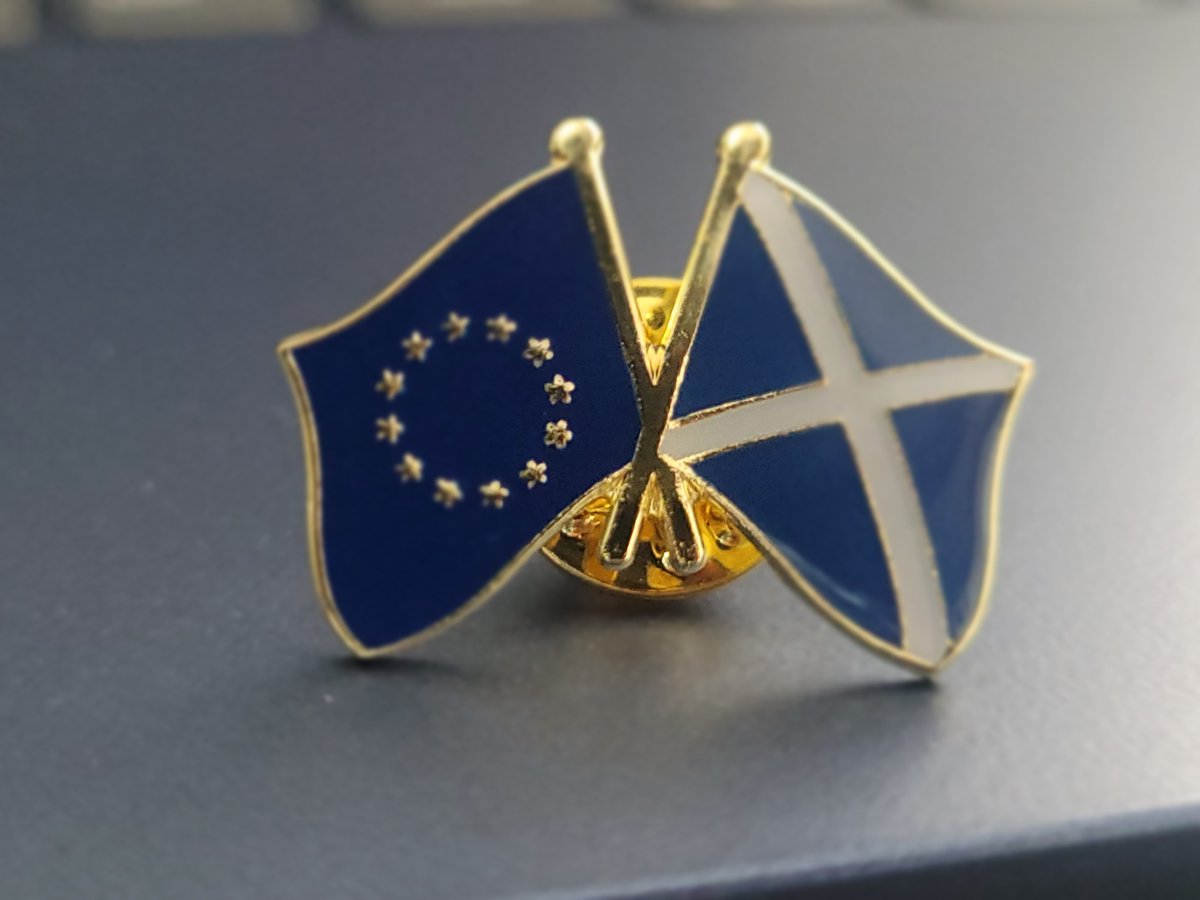 Simon John tweet media