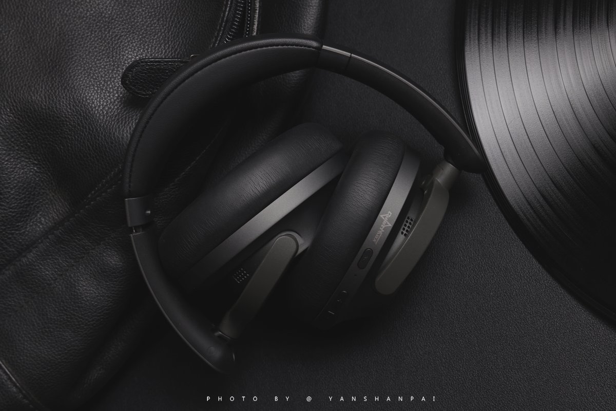 1MoreGlobal's tweet image. Experience the ultimate audio bliss with 1MORE SonoFlow. 🎧💃 
Certified with Hi-Res Audio and Hi-Res Audio Wireless.

US🔗bit.ly/3K7tIiv
UK🔗bit.ly/3IIdc8K

#1MORE #SonoFlow #Headphones #HearMore