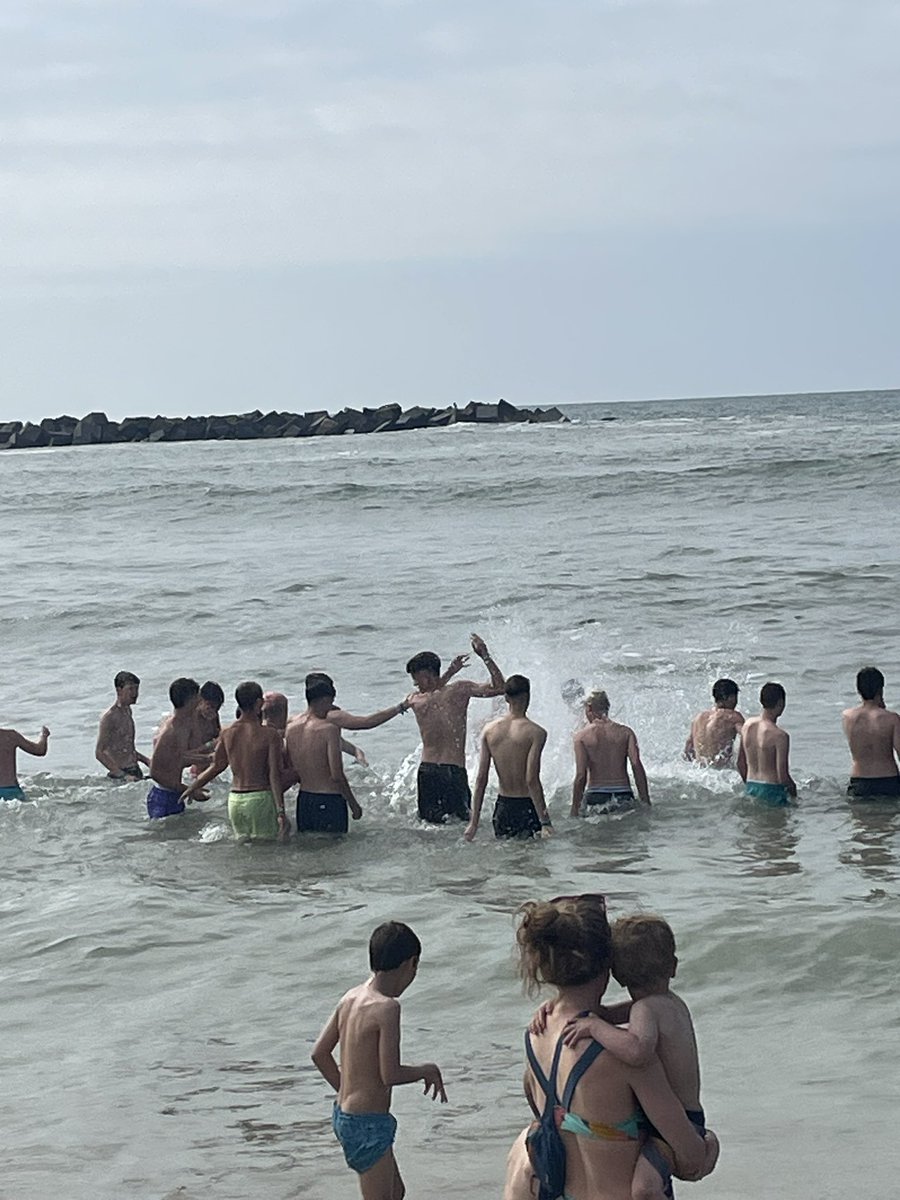 ¡¡ DONOSTI CUP 2023 ALEVÍN ALEX !! 

Se clasificó por la fase de plata, después de empatar dos mini partidos como cuarto clasificado en fase de grupos.

Superó dos eliminatorias ganando 3-2 al Vasconia y 5-0 al Sanse; pero al final en octavos de final cayó derrotado. Torneazo👏