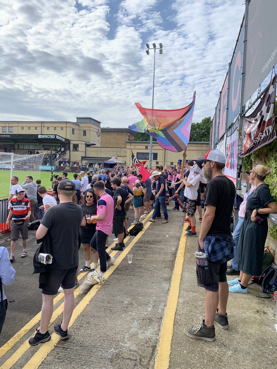 A wonderful party atmosphere at #dhfc vs #altona93 

#friendship #football #FansForDiversity #LoveFootballHateRacism