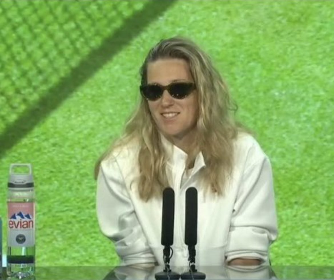 brasser8's tweet image. Kunnen we dit ‘voetbalgedrag’ buiten het tennis houden aub. #Azarenka