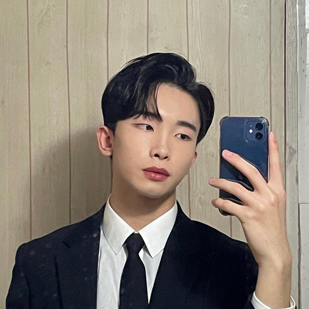 xinghiang's tweet image. GRID BOY GROUP MEMBERS

-Yorch (02) 🇹🇭 
-Dongyeon (03) 🇰🇷🇵🇭
-Yunsol (04) 🇰🇷  
-Jingxiang (04) 🇨🇳 
-Siu (05) 🇰🇷 
-Sunghwa (07) 🇰🇷 

#GRID_ENT #yorch_yongsin #gridnbg