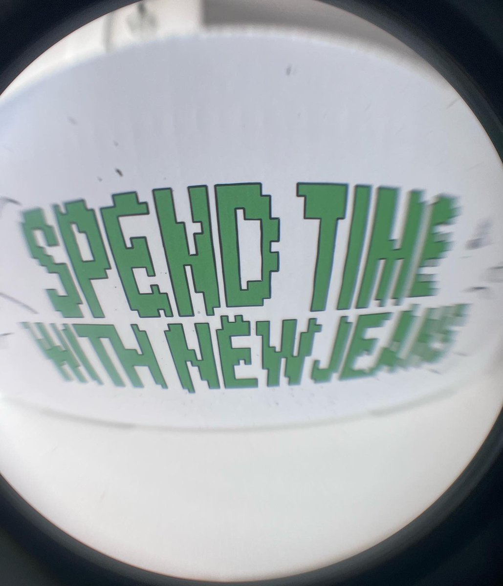 ch7lllin's tweet image. New Jeans so fresh so clean 👖🎶🎧🐰