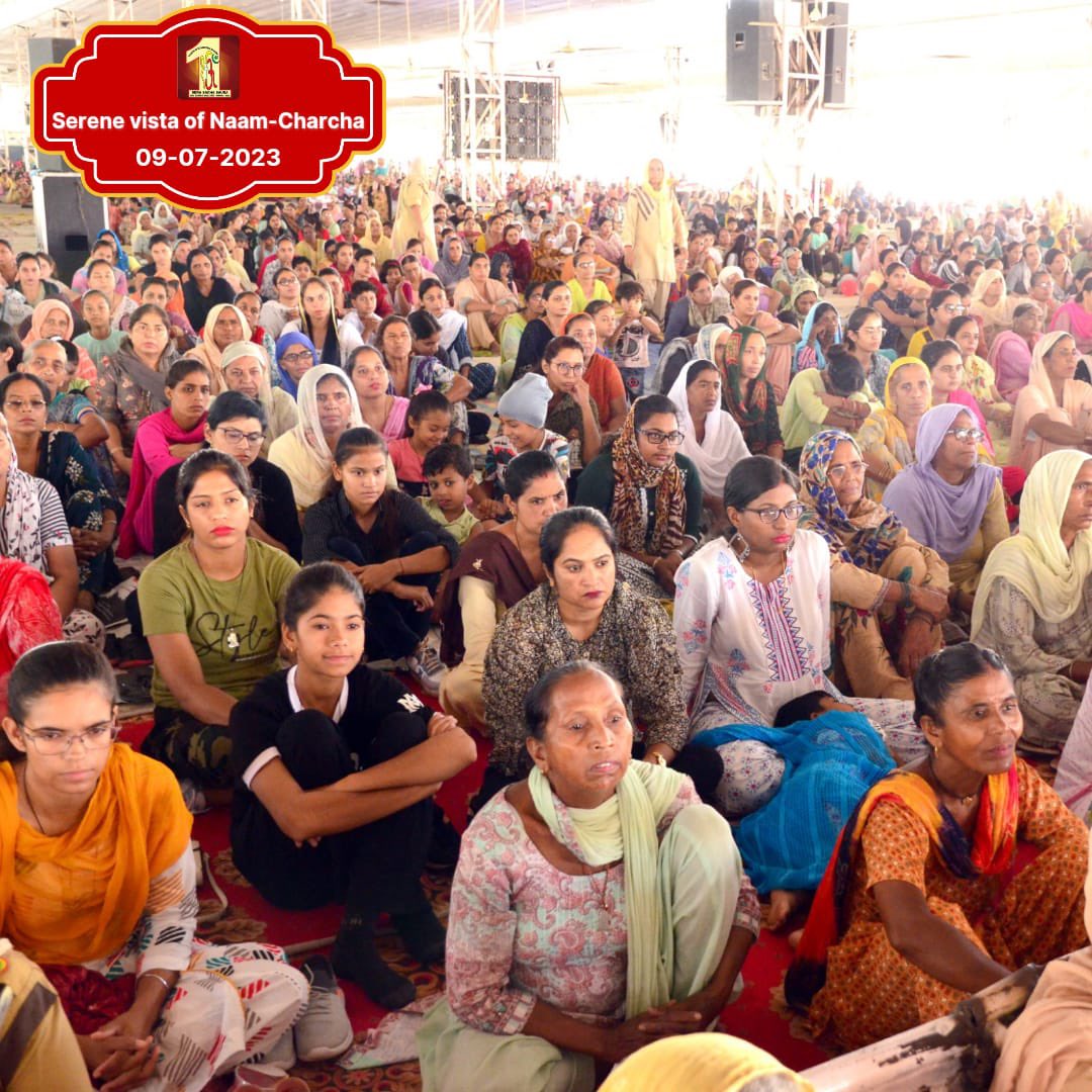 DSSNewsUpdates's tweet photo. The vibes of spirituality reverberated at the Naam-Charcha as disciples gathered in huge numbers. Amidst this sacred ambiance, a dowry-free marriage was solemnized, symbolizing the commitment to eradicate social inequalities. Gratitude poured in every heart for Revered Saint Dr. @GurmeetRamRahim Singh Ji Insan. Check the glimpses here! #DeraSachaSauda #NaamCharcha #SpiritualGathering