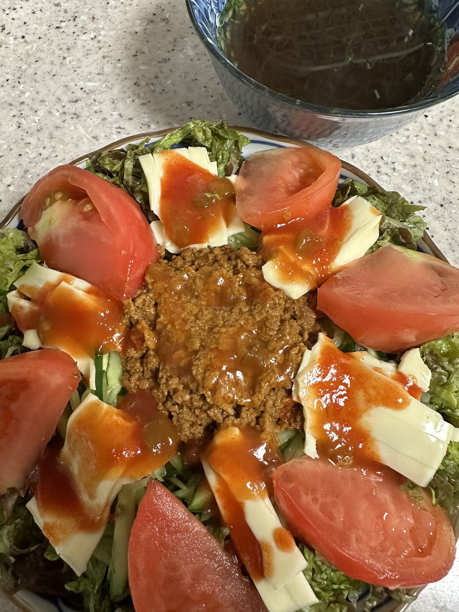 xeku_'s tweet photo. 今日のお昼ごはん♪
タコライス&もずくスープ
ブレイクザシェルチャレンジ⁉️
今回は純粋に曲を聴きながら、
しっかり味わっていただきました😌
結果は… (←何故結果あるのw)
終了まで一口間に合わなかったw
#リミカン
#Limitedcompany
#Breaktheshell
#ブレイクザシェルチャレンジ https://t.co/eCv3HD9EGC